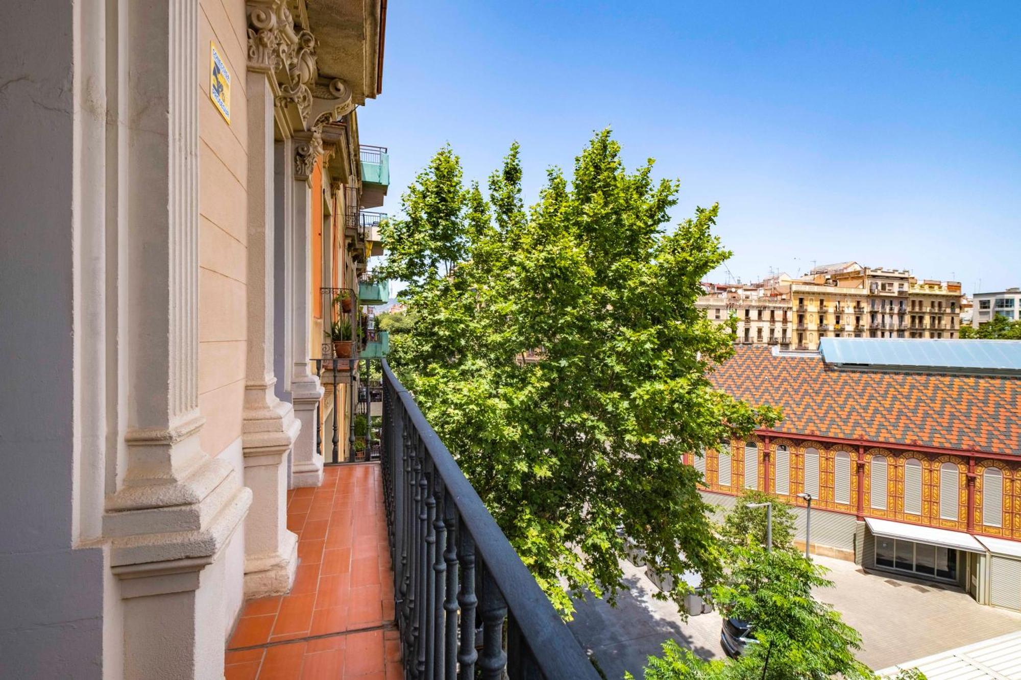 Aspasios Market Balconies Barcelona Room photo