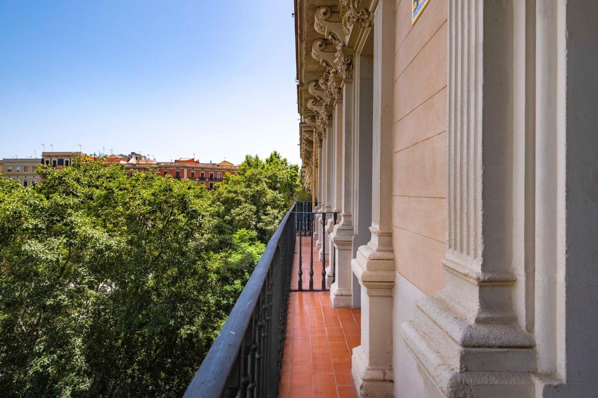 Aspasios Market Balconies Barcelona Room photo